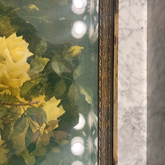 Vintage yellow rose print in wood frame - Picture 7 of 11